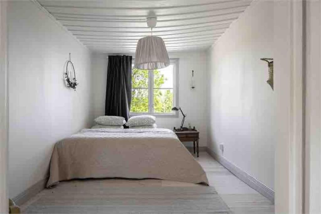 Villa Praestgarden I Lantlig Miljoe Med Fyra Sovrum, Dusch, Koek Och Vardagsrum
